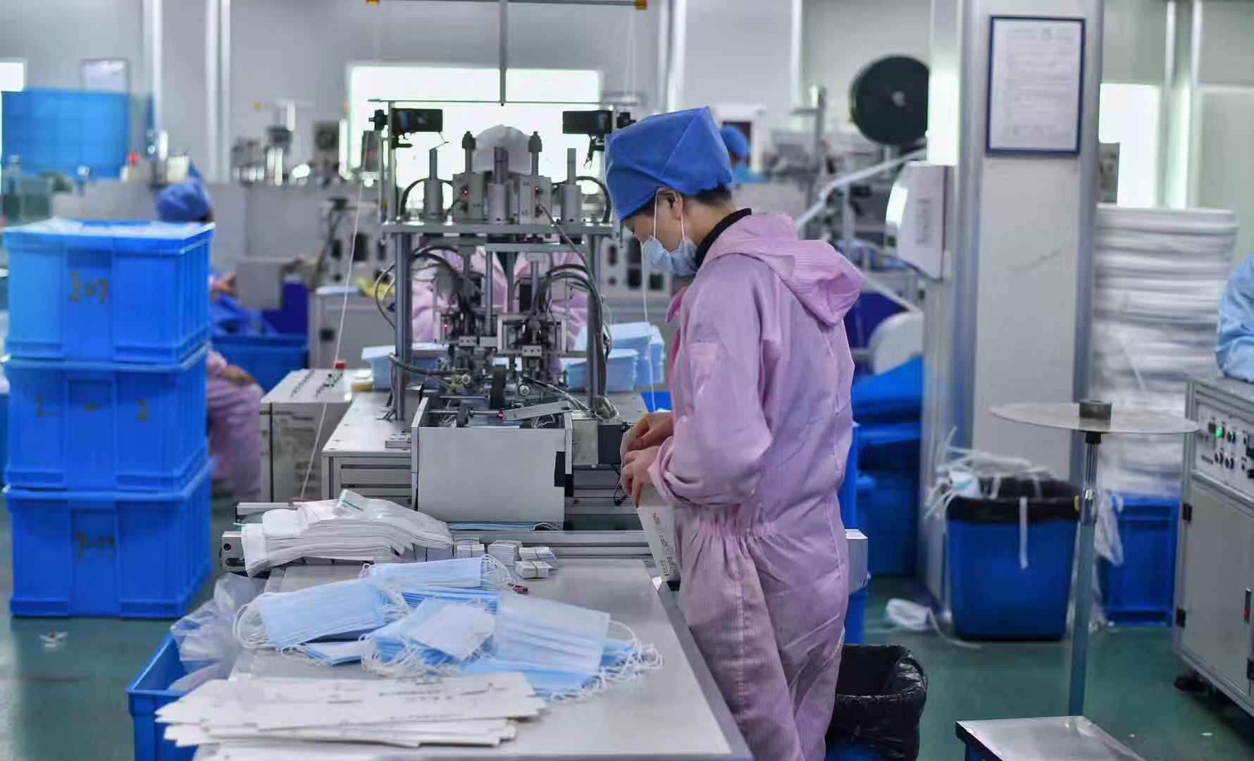 寧波奉化:日夜趕制疫情防護所急需口罩